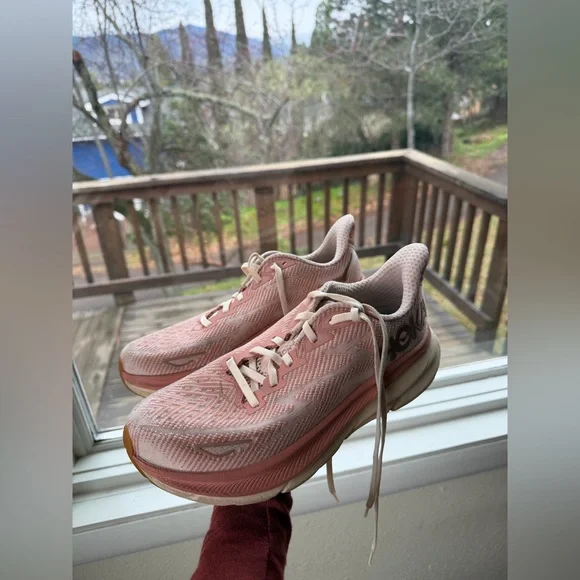 HOKA Clifton 9 🏃🏻‍♀️| sz 8 | sandstone & cream - Picture 4 of 6